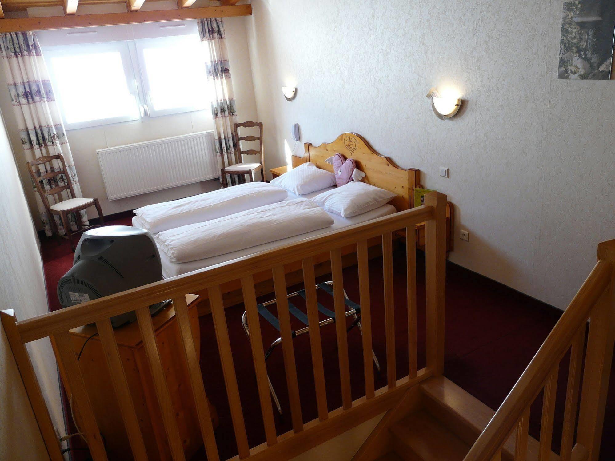 Logis Hotel Restaurant La Petite Auberge Alsace Le Hohwald Bagian luar foto